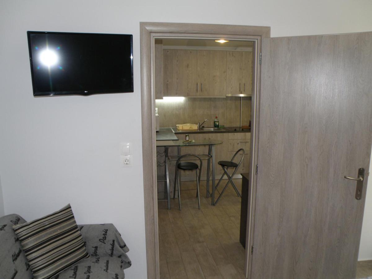 Talos Apartments And Studios Heraklion  ภายนอก รูปภาพ